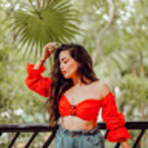 Meet your Posher, Elissa